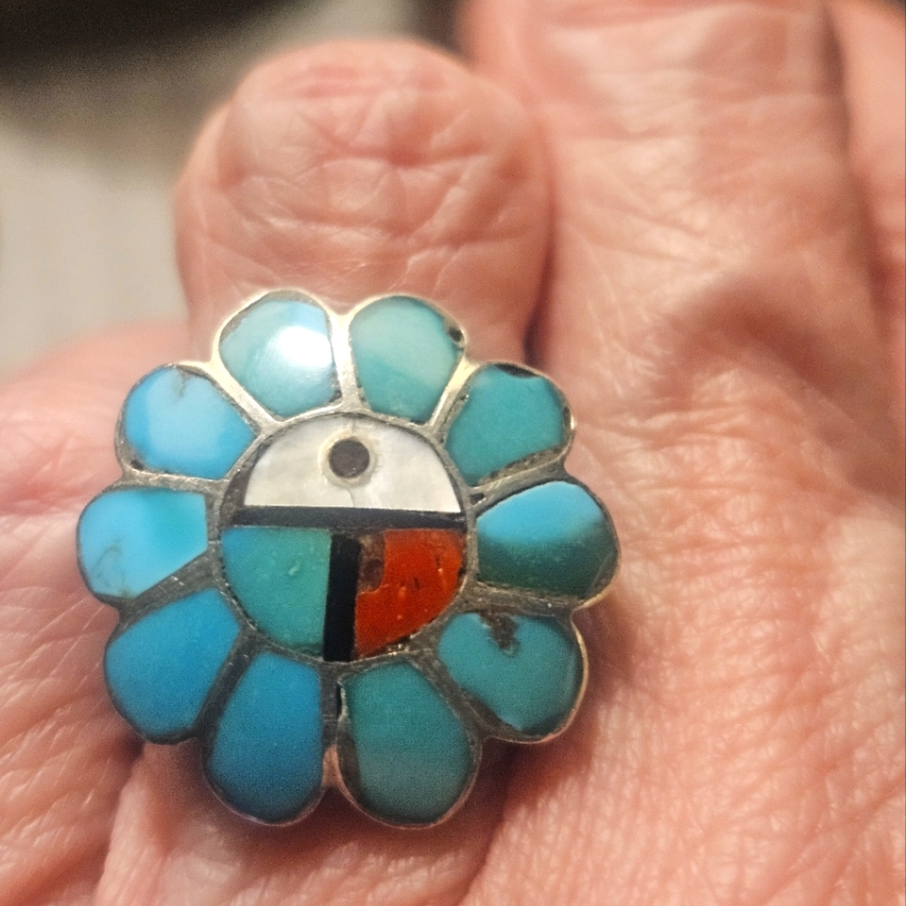 VTG.NATIVE AM.RING.POSSIBLY ZUNI. STERLING,TURQUOISE,CORAL&MOP. CLASSIC BEAUTY♡